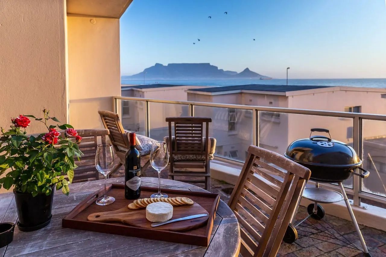 Stay In Atlantic Bloubergstrand Apartment