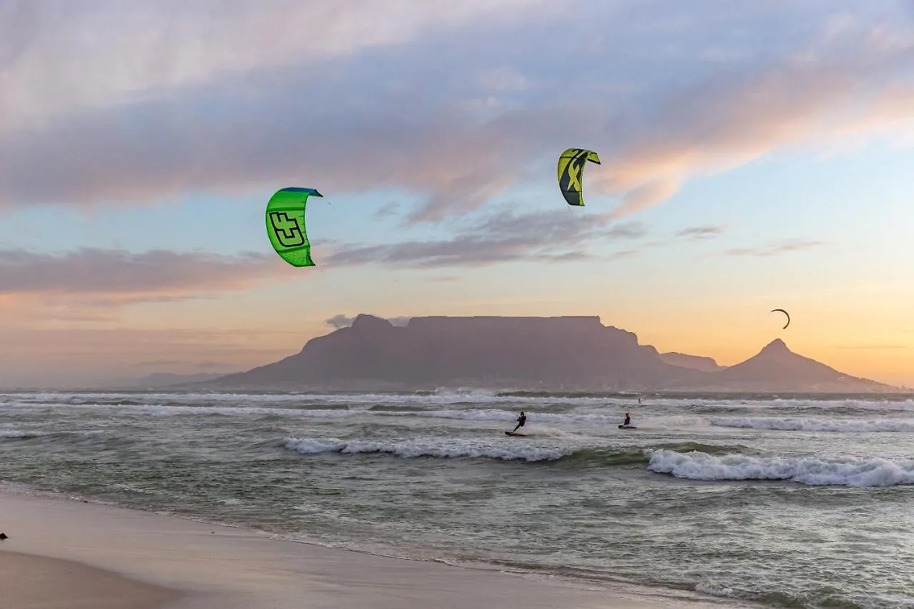 Stay In Atlantic Bloubergstrand