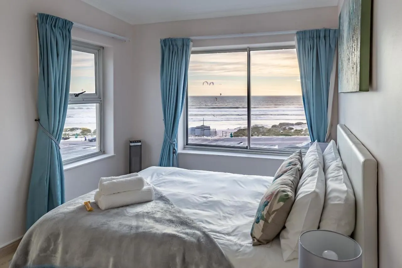 Stay In Atlantic Bloubergstrand 0*,  South Africa